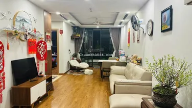 Cần bán nhanh căn 2 ngủ tòa Park home, gần công viên Cầu Giấy, dt 80,4m, giá 8,7 tỷ. Lh: 0988 982 ***