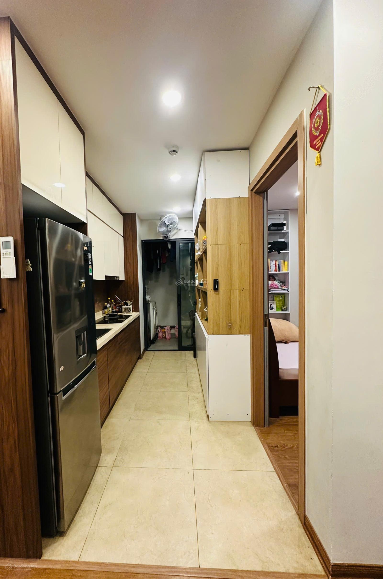 Cần bán nhanh căn 2 ngủ tòa Park home, gần công viên Cầu Giấy, dt 80,4m, giá 8,7 tỷ. Lh: 0988 982 ***