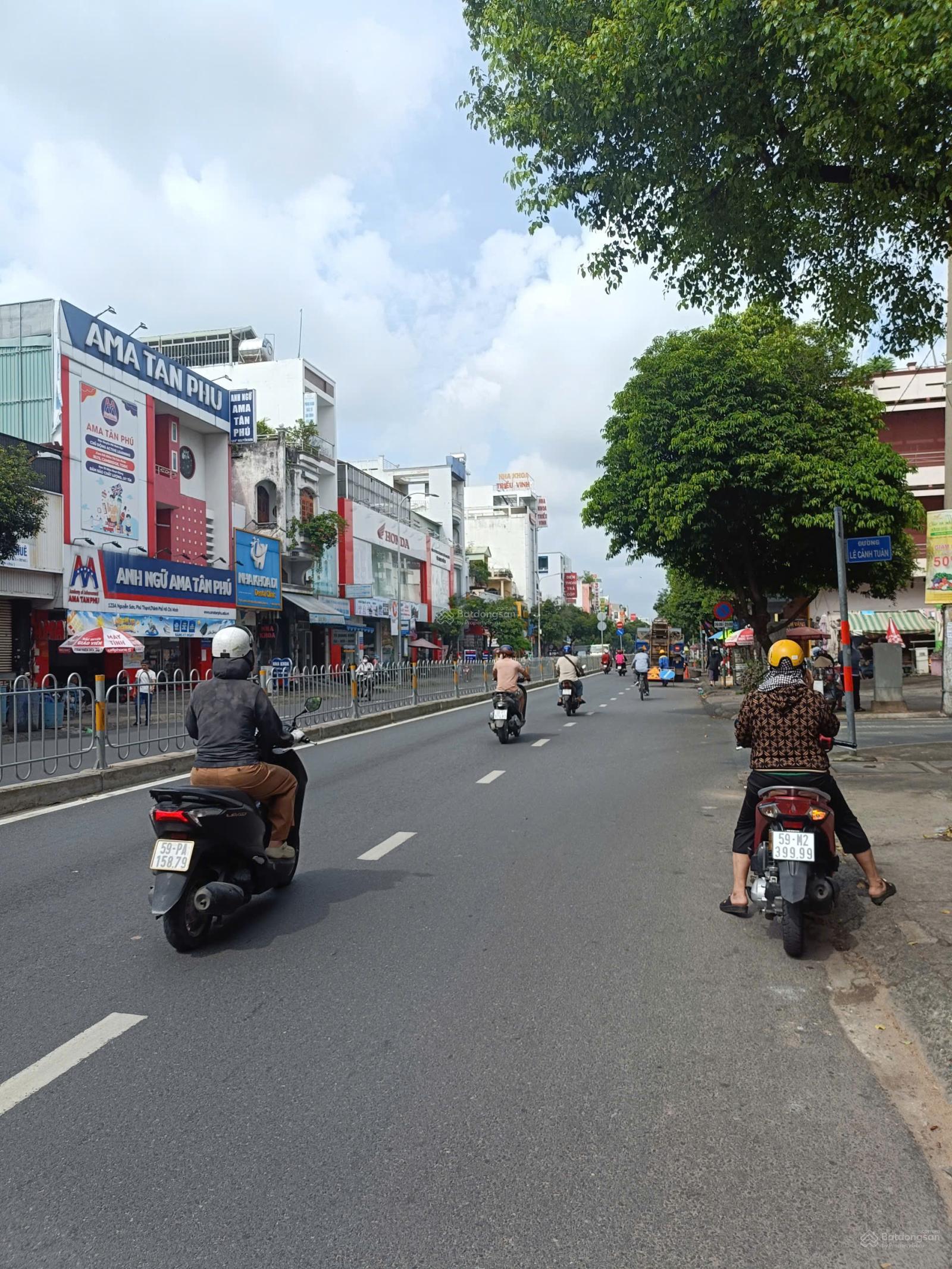 Căn góc 2 mặt tiền đường Lũy Bán Bích. Q Tân Phú. 4,9x26m(130m2). Giá: 20 Tỷ