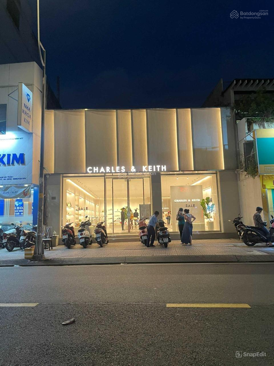 Bán Nhà Mặt Tiền Khan Hiếm Võ Văn Tần Quận 3 ( 13x10m nở hậu) 4 Tầng HĐT: ~180 triệu - Giá 60 Tỷ