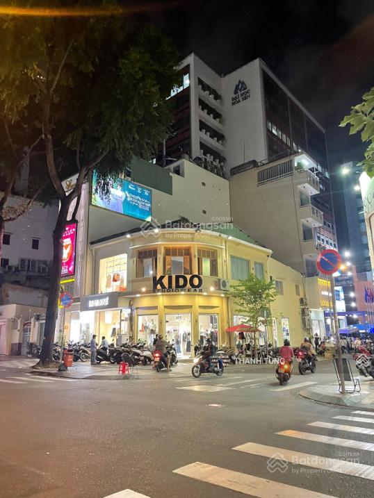 Bán Nhà Mặt Tiền Khan Hiếm Võ Văn Tần Quận 3 ( 13x10m nở hậu) 4 Tầng HĐT: ~180 triệu - Giá 60 Tỷ Bán Nhà Mặt Tiền Khan Hiếm Võ Văn Tần Quận 3 ( 13x10m nở hậu) 4 Tầng HĐT: ~180 triệu - Giá 60 Tỷ