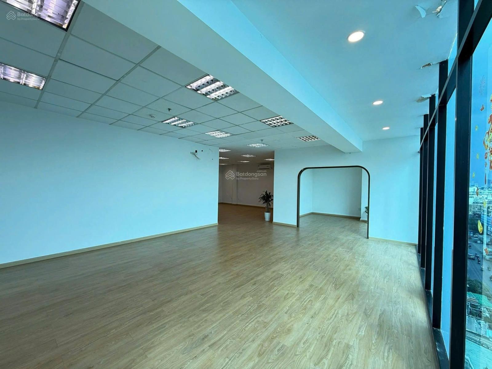 Cho thuê gấp văn phòng Vũ Tông Phan 120m² Giá 17 triệu Không gian làm việc rộng rãi Cho thuê gấp văn phòng Vũ Tông Phan 120m² Giá 17 triệu Không gian làm việc rộng rãi