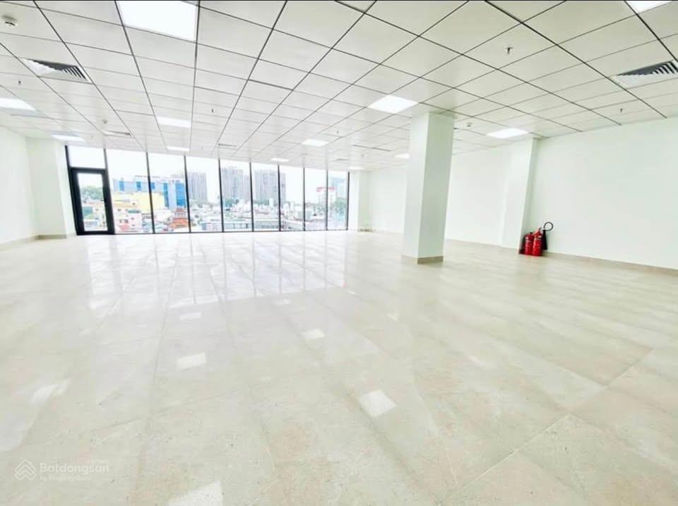 Cho thuê tòa nhà Góc 2 mặt tiền Ngay Trung Tâm Quận 3 với 1000M2 sàn