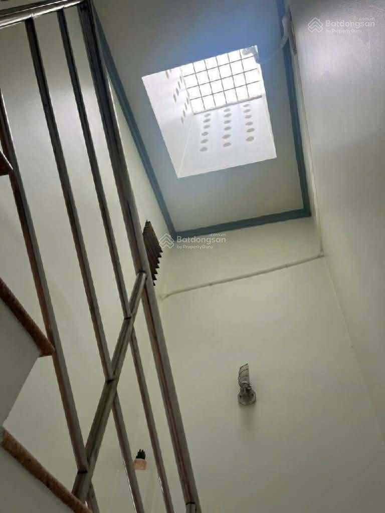 Nhà hẻm xe hơi sát trục Bùi Minh Trực Quận 8- 3 Lầu, 3 PN- chỉ 5T8