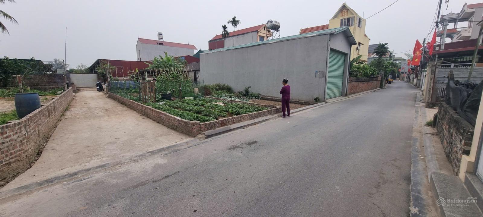 Bán 79m lô góc đường thông quanh nhà trải nhựa thông ô tô giáp bìa làng 2 mặt thoáng siêu đẹp