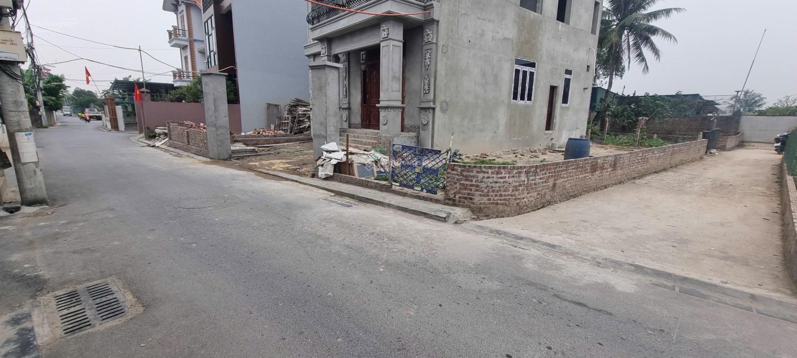 Bán 79m lô góc đường thông quanh nhà trải nhựa thông ô tô giáp bìa làng 2 mặt thoáng siêu đẹp