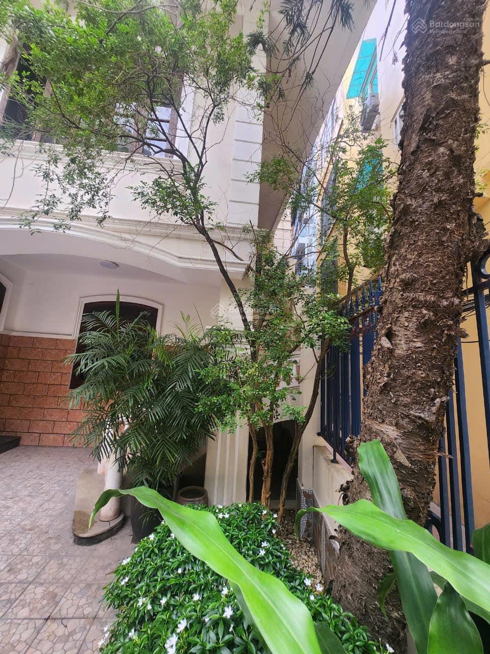 BIỆT THỰ SIÊU VIP! PHỐ THÁI HÀ, 154M2 x 3 TẦNG, MT 12M, LÔ GÓC 3 THOÁNG , GARA ÔTÔ, GẦN PHỐ,Ở SƯỚNG