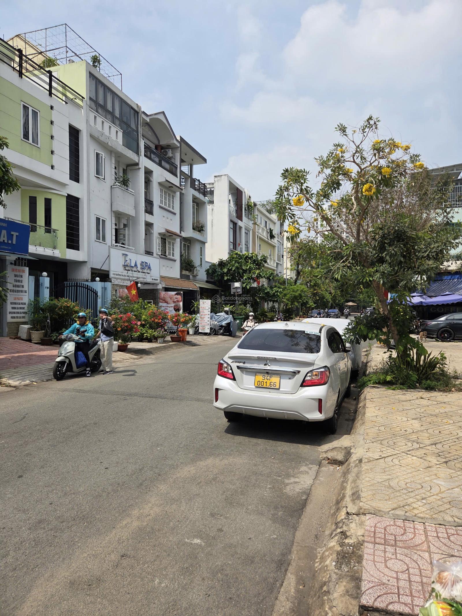 Giá Tốt ! MẶT TIỀN KDC HIMLAM, Q 7. DT 5 x 16,2m, hầm 3 lầu, giá 21,5 tỷ