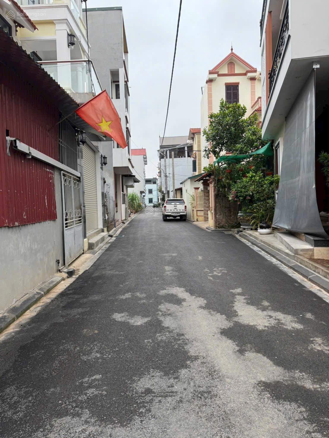 BÁN MẢNH ĐẤT 2 MẶT THOÁNG. VỊ TRÍ GẦN CHỢ thôn Xuân Canh , Xuân Canh , Đông Anh , HN
DT: 50m2 BÁN MẢNH ĐẤT 2 MẶT THOÁNG. VỊ TRÍ GẦN CHỢ thôn Xuân Canh , Xuân Canh , Đông Anh , HN
DT: 50m2