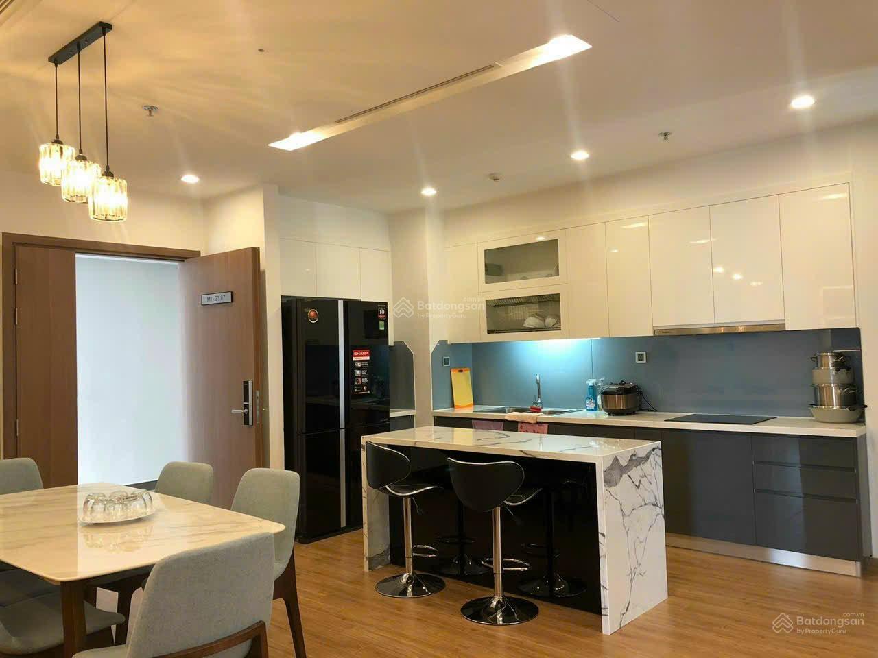 Bán CH 3PN Vinhomes Nguyễn Chí Thanh, căn góc, hướng Đông Nam trục hiếm, view đẹp, nội thất đẹp Bán CH 3PN Vinhomes Nguyễn Chí Thanh, căn góc, hướng Đông Nam trục hiếm, view đẹp, nội thất đẹp