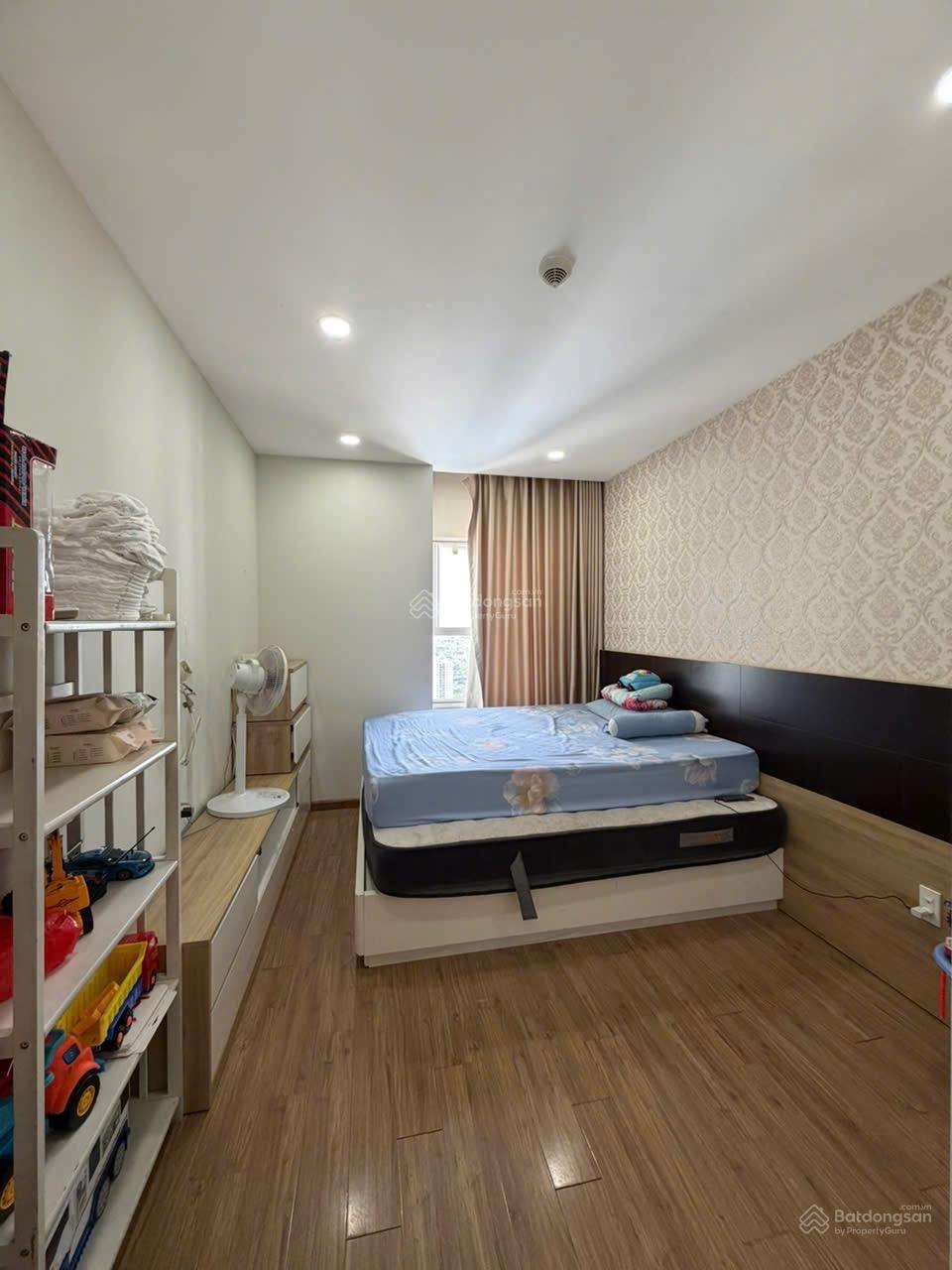 Giá thật cần bán căn hộ C/C Sunrise City North, Q7 lầu 31 95m2. 2 PN 2 WC giá 8,2 tỉ. LH 0909 992 ***