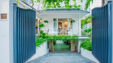 Bán biệt thự 4 tầng MT NGUYỄN HỮU THÔNG, DT 300m, Ngang 12m. Ngay Phạm Văn Đồng, cách biển chỉ 100m