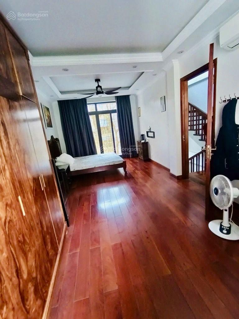 BIỆT THỰ SÂN VƯỜN-PHÂN LÔ -NỞ HẬU-Ô TÔ VÀO NHÀ-ĐỖ CỬA NGÀY ĐÊM-HƯỞNG KK HỒ TÂY- NGÕ RỘNG-THÔNG