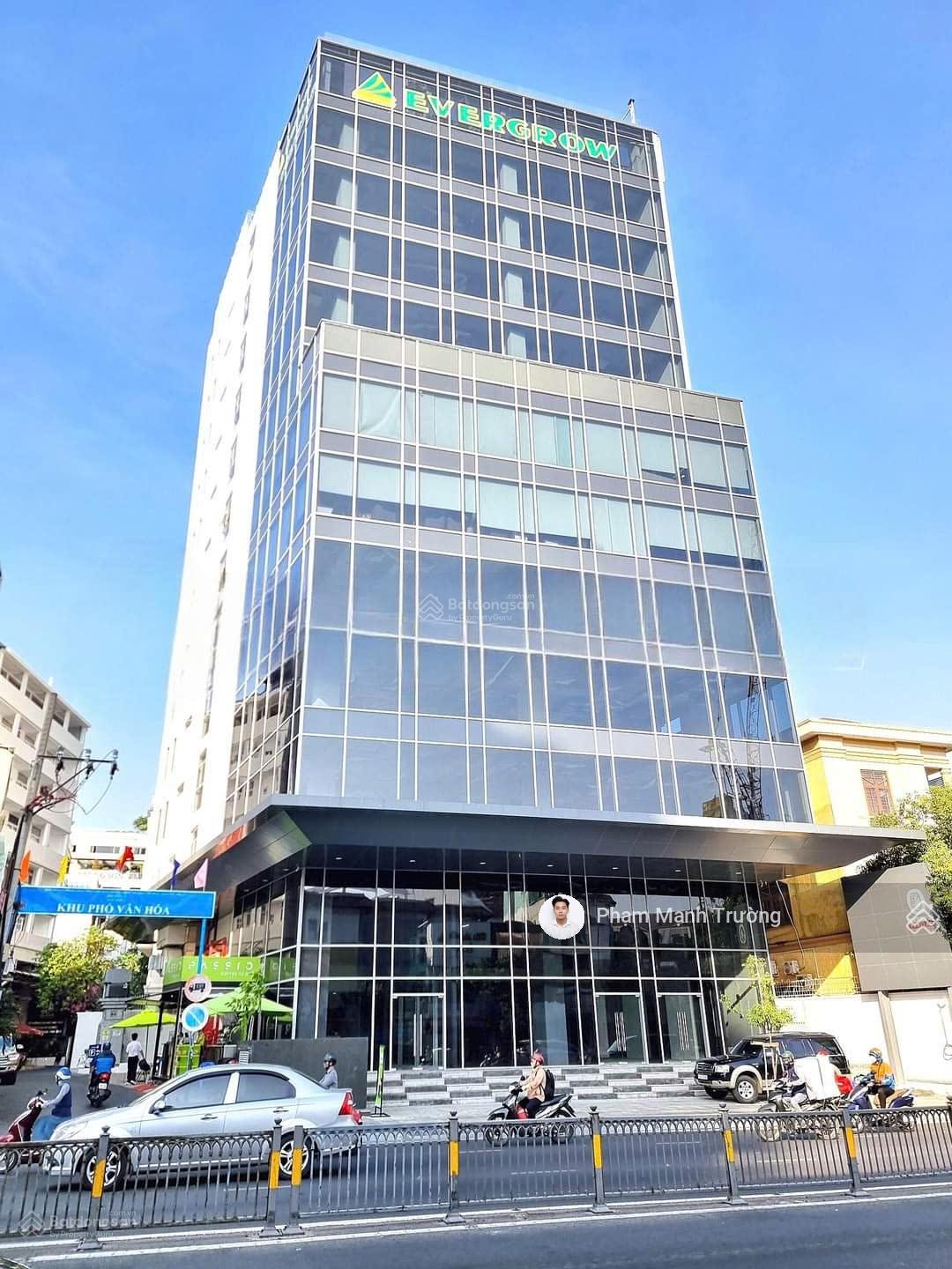 Tòa nhà 2MT Saigon Pearl - 92 Nguyễn Hữu Cảnh | 10x30m - Nở hậu 33m | Hầm 8 Tầng | Thuê: 700 tr/th|