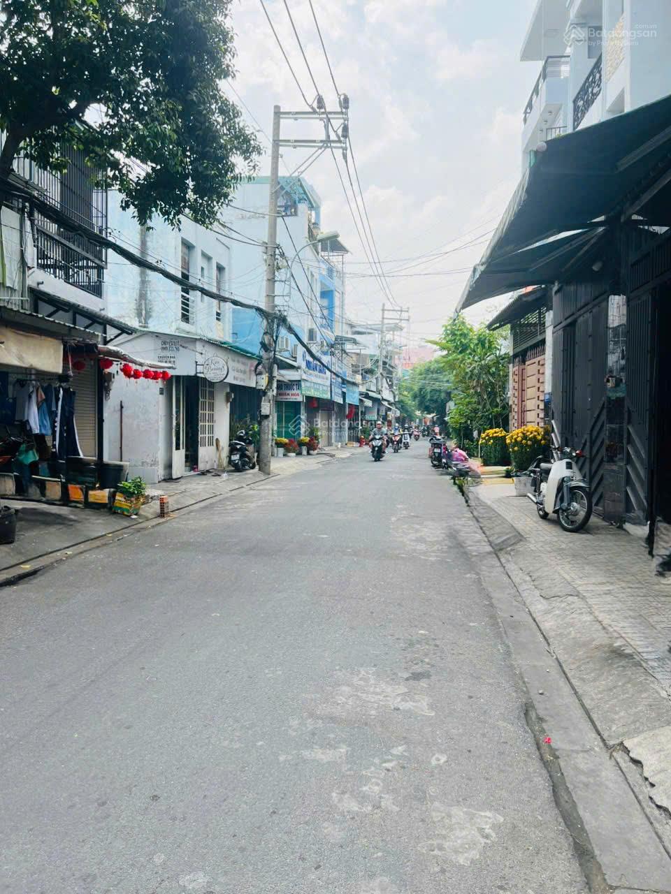 Bán Nhà HXH 8M Thông đường VƯỜN LÀI - TÂN PHÚ. DT: 4m x 15m - 1 Lầu. Giá: 8.1 tỷ Thương Lượng Bán Nhà HXH 8M Thông đường VƯỜN LÀI - TÂN PHÚ. DT: 4m x 15m - 1 Lầu. Giá: 8.1 tỷ Thương Lượng