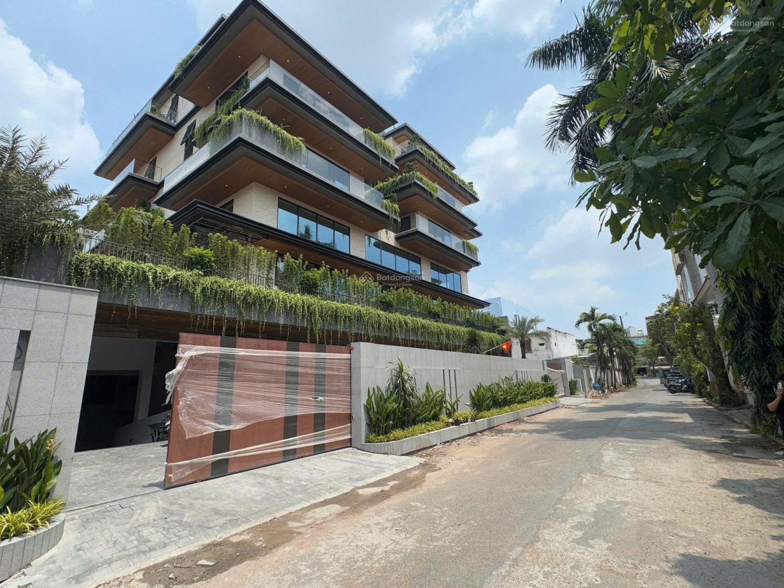 TÒA NHÀ MỚI XÂY NGAY KHU THẢO ĐIỀN QUẬN 2 CŨ