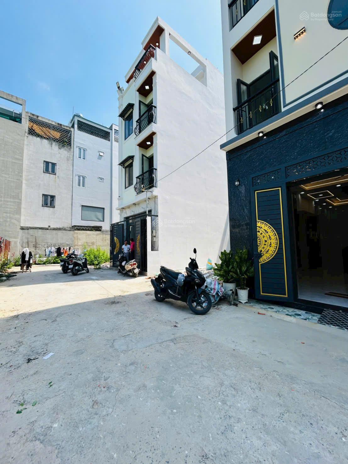 Bán nhà 3 tầng hẻm 6m thông thoáng đường số 11, Bình Hưng Hòa, Bình Tân