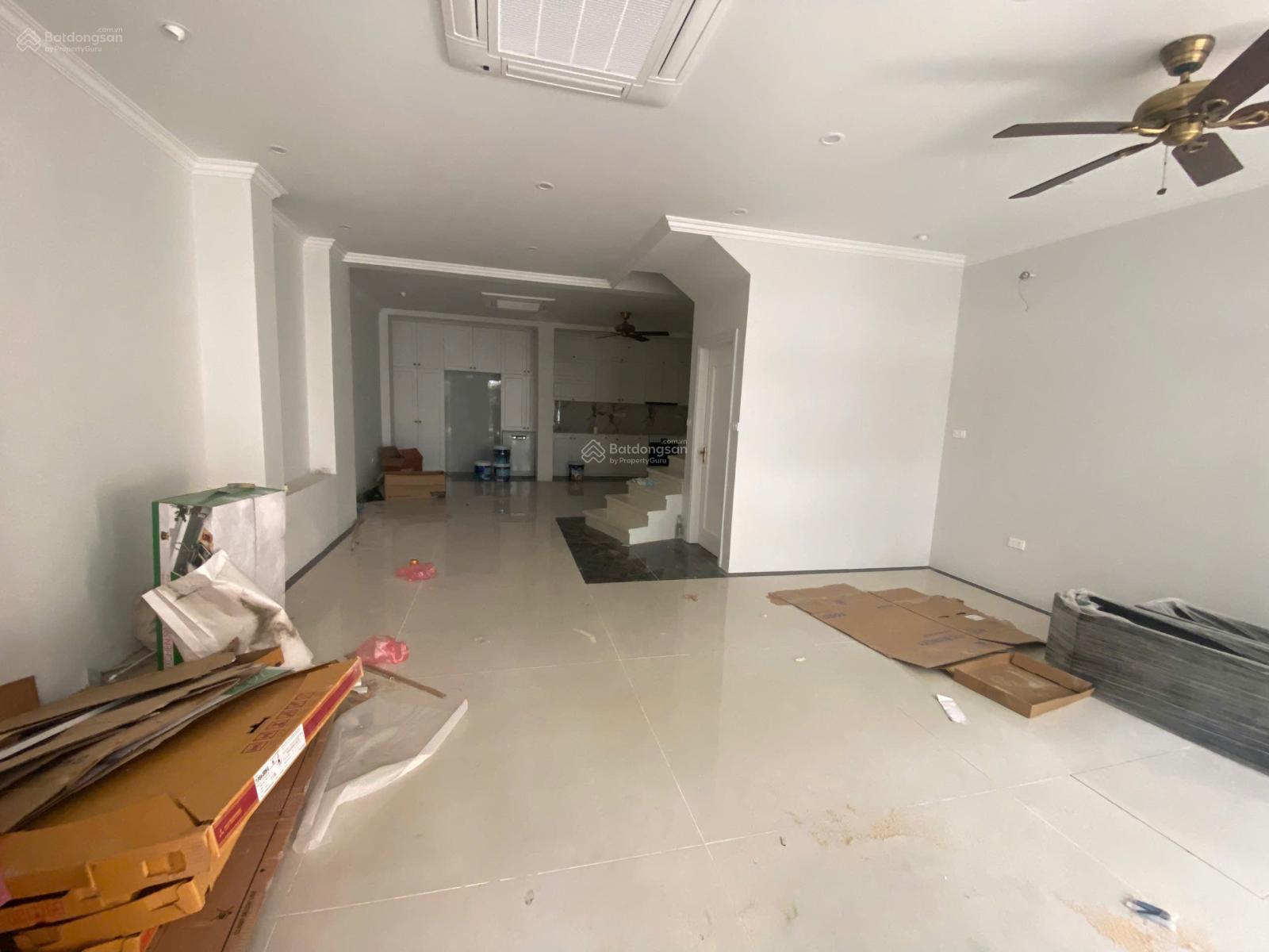 Cho thuê nhà Đại Mỗ, Nam Từ Liêm. DT 8m, 4 tầng, mặt tiền 6m, mới 100%, có ĐH, giá 20 triệu