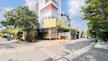 . hàng hót hót BÁN NHÀ MẶT TIỀN DX 49 PHÚ MỸ ĐƯỜNG NHỰA 7m
Cách huỳnh văn luỹ 50m bên cạn