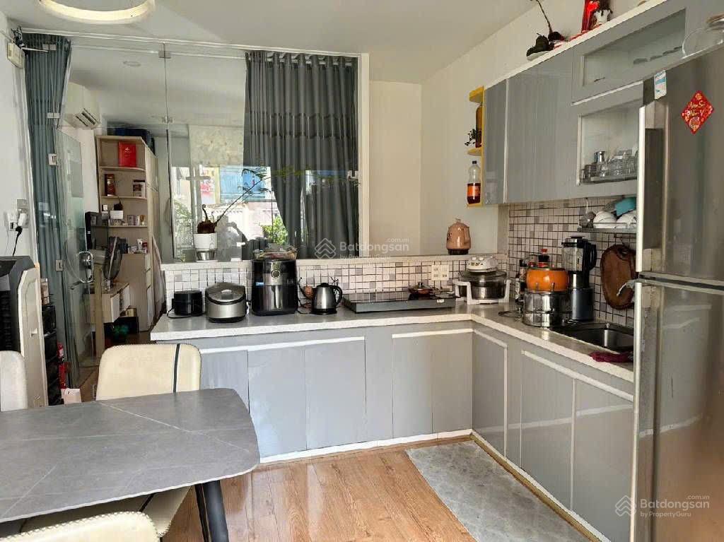 Sát mặt tiền Phan Đăng Lưu - ngay ngã tư Phú Nhuận - 3 tầng - vừa ở vừa kinh doanh