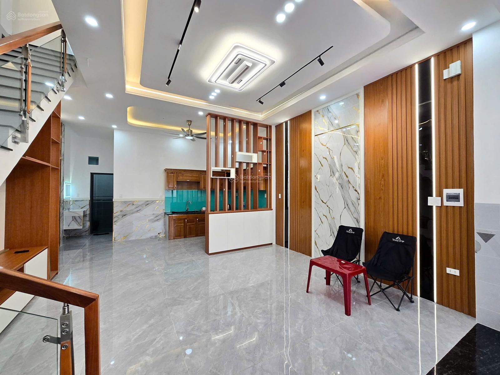 Bán nhà lầu rất đẹp tại bửu hoà diện tích đất 80m2 sổ hoàn công