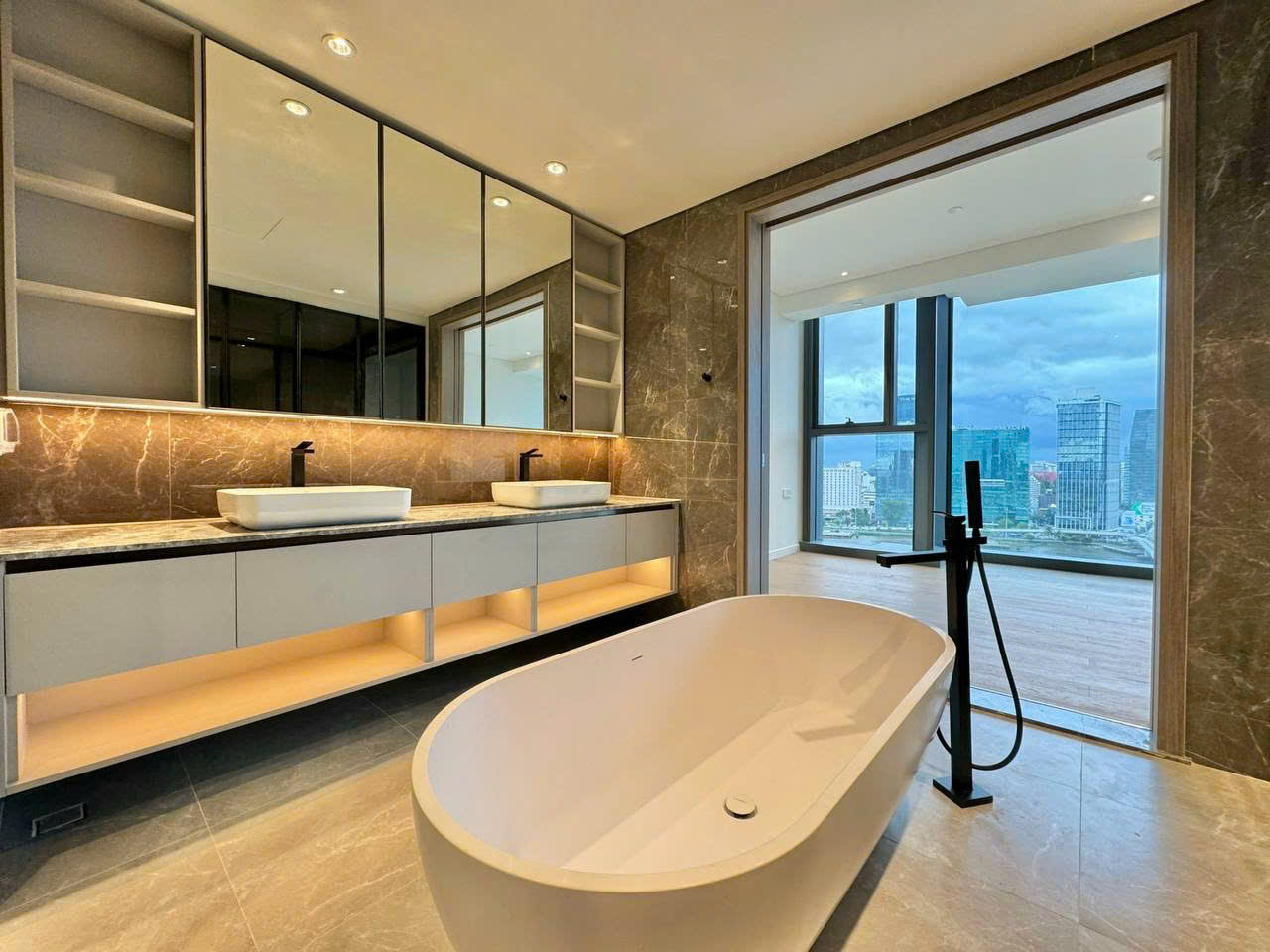 The Opera: Bán căn 4PN duy nhất giá dưới 100 tỷ The Opera: Bán căn 4PN duy nhất giá dưới 100 tỷ