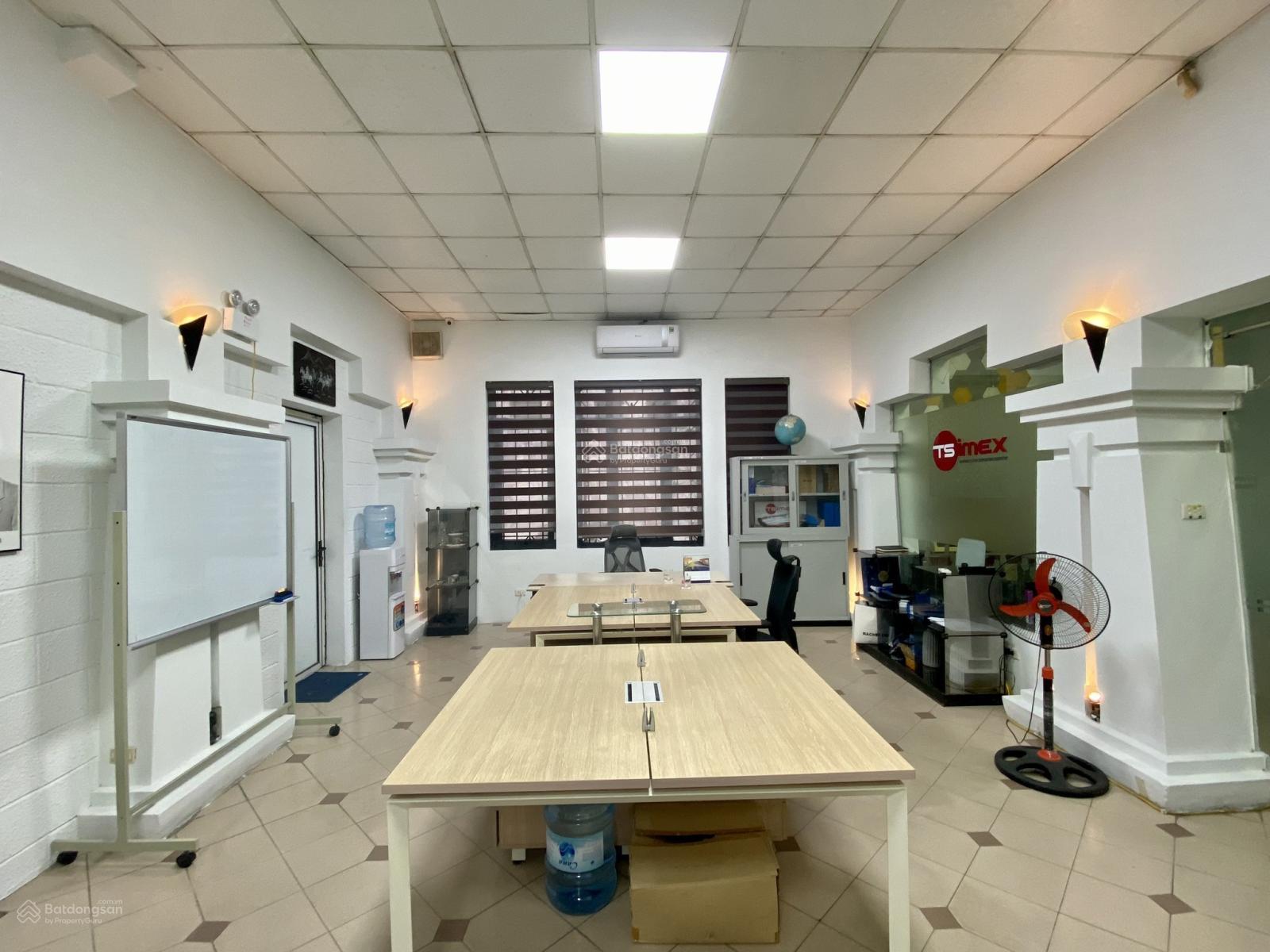 Chính chủ cho thuê văn phòng mặt đường Thái Thịnh, giá chỉ 8tr, liên hệ ngay Chính chủ cho thuê văn phòng mặt đường Thái Thịnh, giá chỉ 8tr, liên hệ ngay