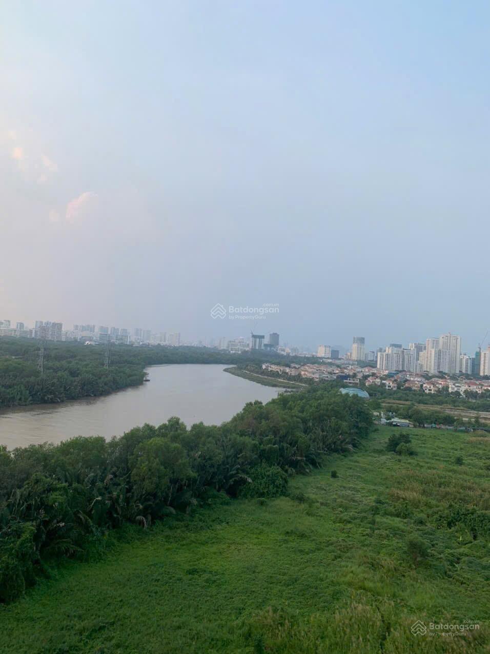 Cho thuê căn hộ 2pn - nhà mới sơn- Có sẵn MNN+ Giường*Cc BellezaQ7- view sông-Giá 9 triệu