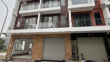 4 tầng đẹp đường 3 ô tô- Hùng Vương- Hồng Bàng