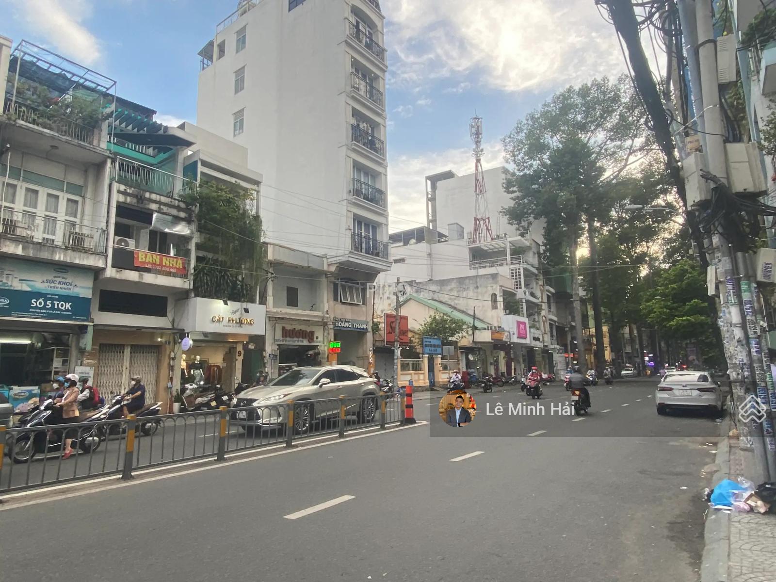 Khan Hiếm -Mặt Tiền Trần Quang Khải. Tân Định.Quận 1 - 5 Tầng ( 3,5 x 17m ) -HĐT : 50 Triệu - 23 Tỷ