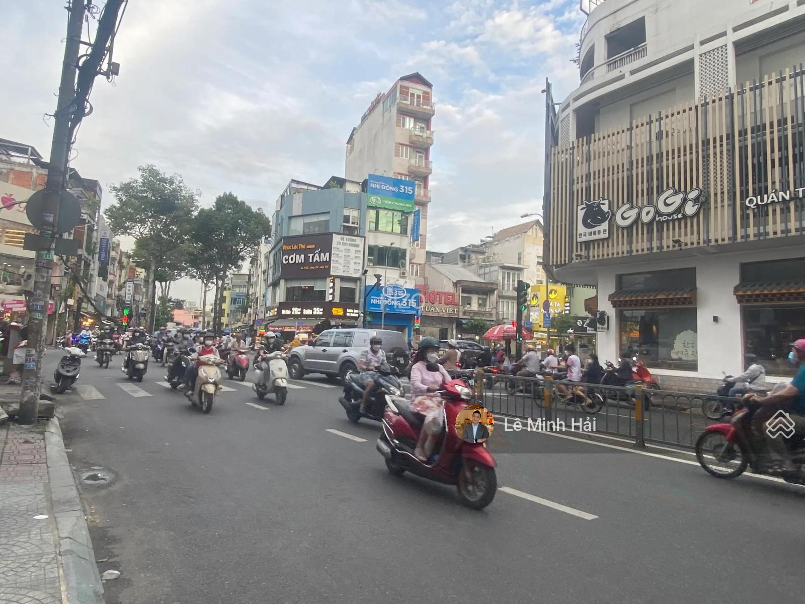 Khan Hiếm -Mặt Tiền Trần Quang Khải. Tân Định.Quận 1 - 5 Tầng ( 3,5 x 17m ) -HĐT : 50 Triệu - 23 Tỷ