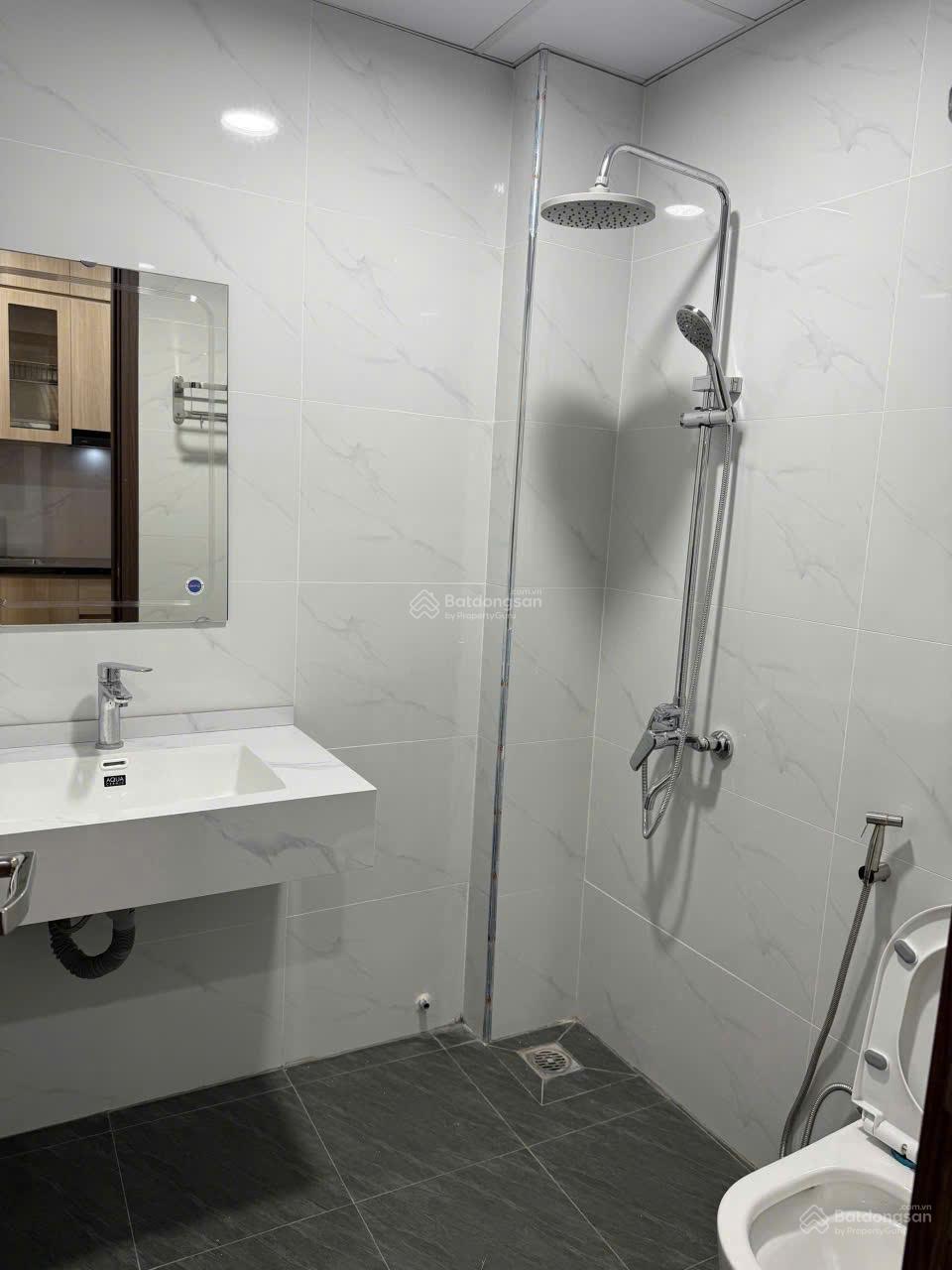 Studio mới 100% Chùa Láng rộng rãi , ban công , gần chợ dân sinh full nội thất sịn Studio mới 100% Chùa Láng rộng rãi , ban công , gần chợ dân sinh full nội thất sịn