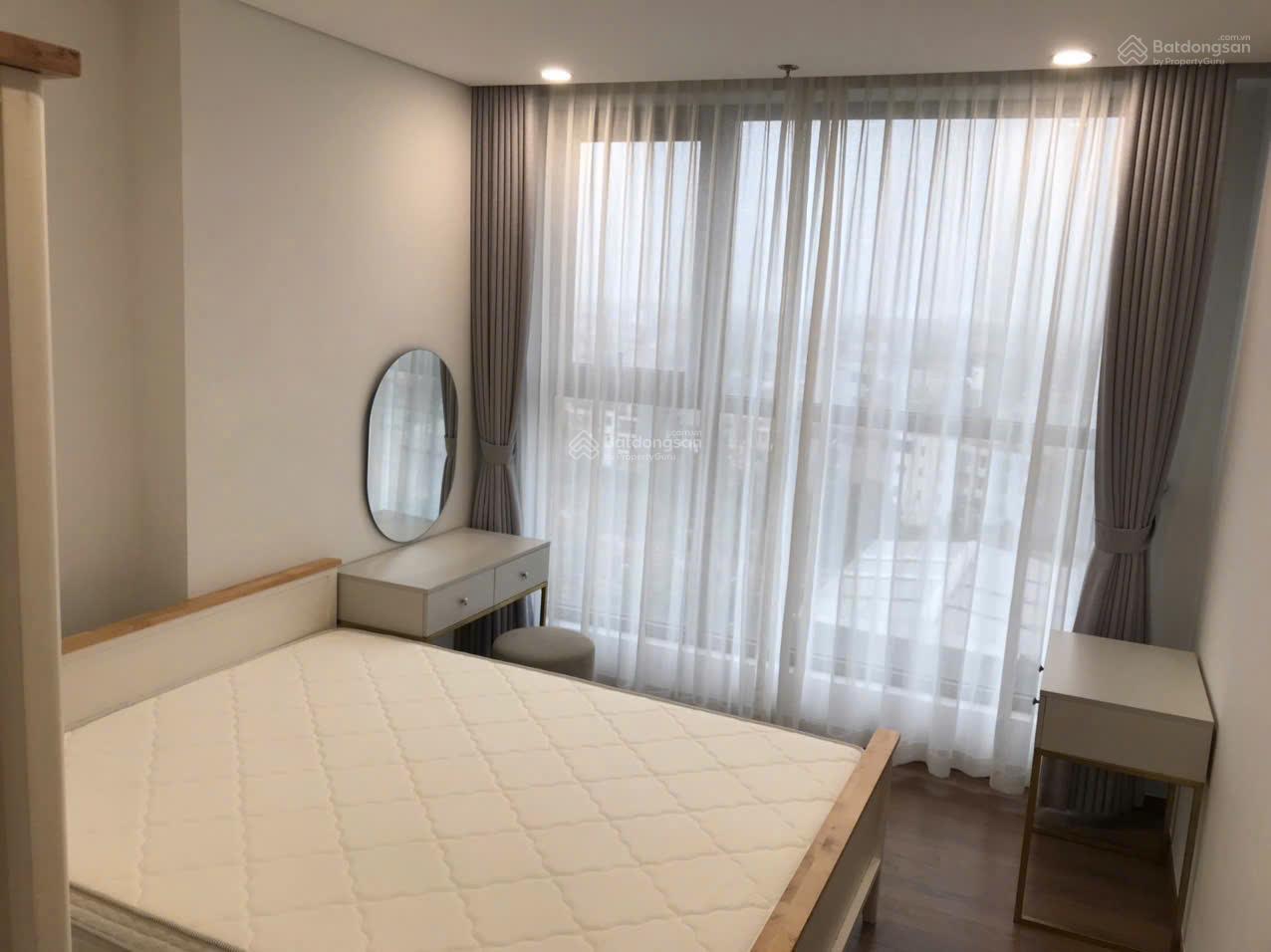 Cho thuê căn hộ 2 ngủ full đồ 90m2 chung cư Khai Sơn gần Cầu Long Biên giá 12.5 triệu: 0976 879 ***