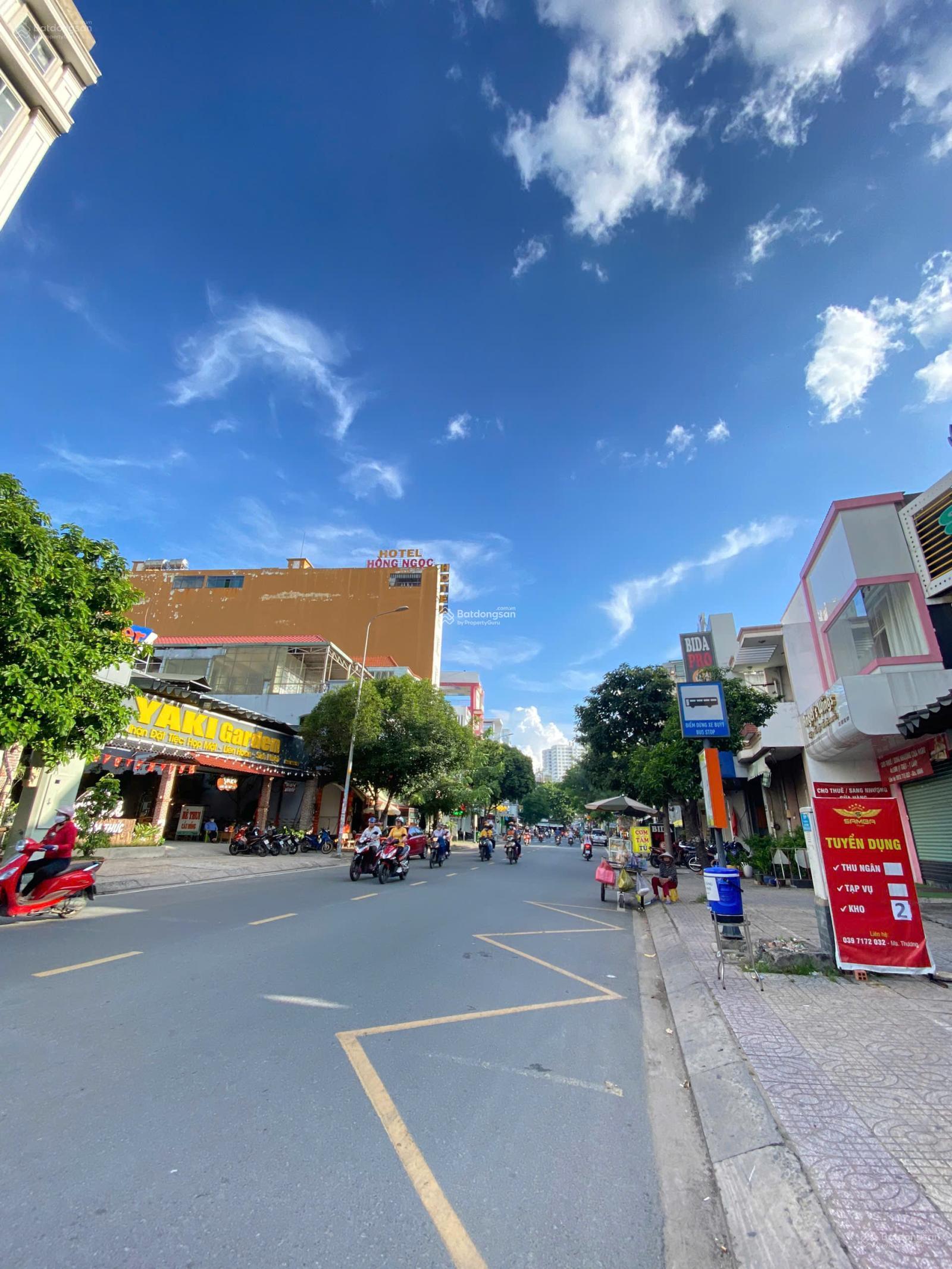 Chủ Thiện Chí - Cần Bán Nhà Mặt Tiền Yên Thế Tân Bình (11x20m)- 4 Tầng- HĐT: 100 triệu - Giá 47 tỷ Chủ Thiện Chí - Cần Bán Nhà Mặt Tiền Yên Thế Tân Bình (11x20m)- 4 Tầng- HĐT: 100 triệu - Giá 47 tỷ