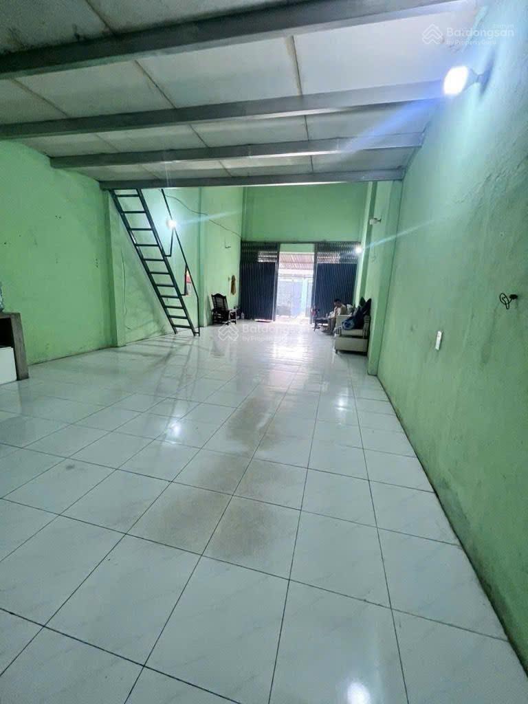 BÁN NHÀ TỈNH LỘ 10,NGAY KHU TÊN LỬA,XE HƠI VÀO NHÀ 100m2 (5m x 20m x CẤP 4) 8.75 TỶ