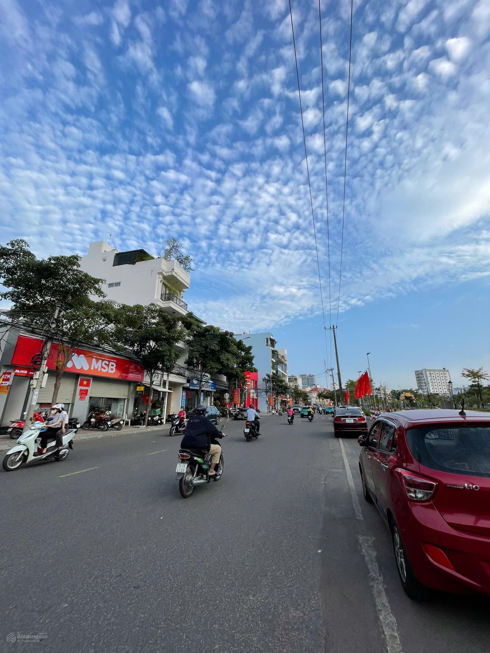 Bán nhà đẹp 5 tầng mặt tiền TTTP Nha Trang