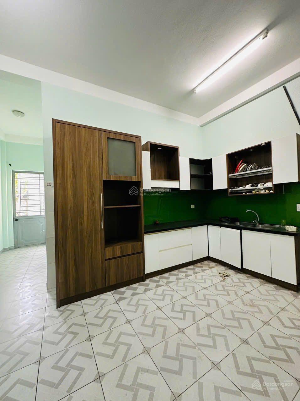 Bán Nhà 3 tầng mặt tiền đường Hoà Minh 4 , sát biển Nguyễn Tất Thành, DT 5x16m, giá 6 tỷ 950 tl Bán Nhà 3 tầng mặt tiền đường Hoà Minh 4 , sát biển Nguyễn Tất Thành, DT 5x16m, giá 6 tỷ 950 tl