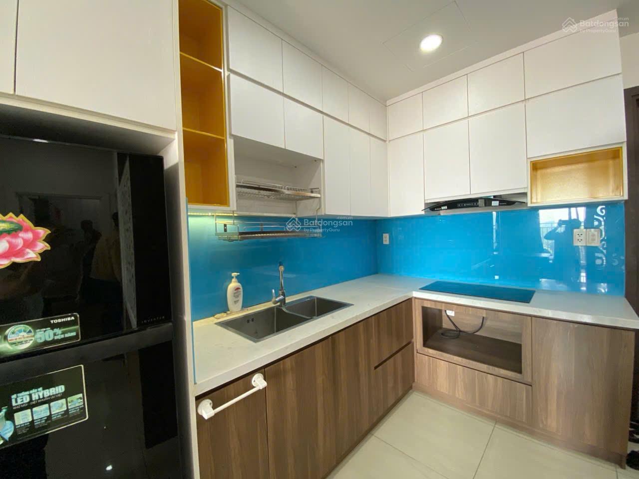 Bán căn hộ 2PN 2WC 73m2 nhà full nội thất y hình giá 6 tỷ bao hết gần sân bay tầng cao view đẹp