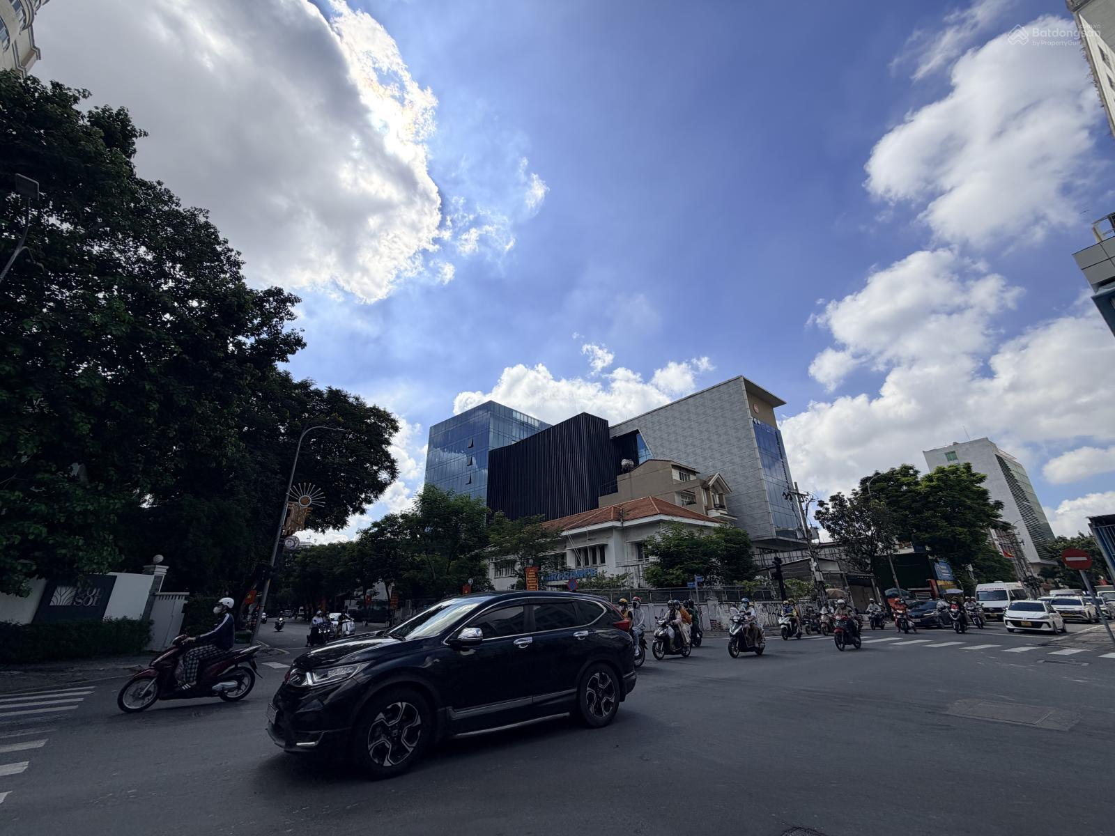 Siêu vị trí giá tốt Tòa Nhà Yersin, Phường Cầu Ông Lãnh, Quận 1, 8.5x17, 145m2, HDT 350tr, chỉ 110