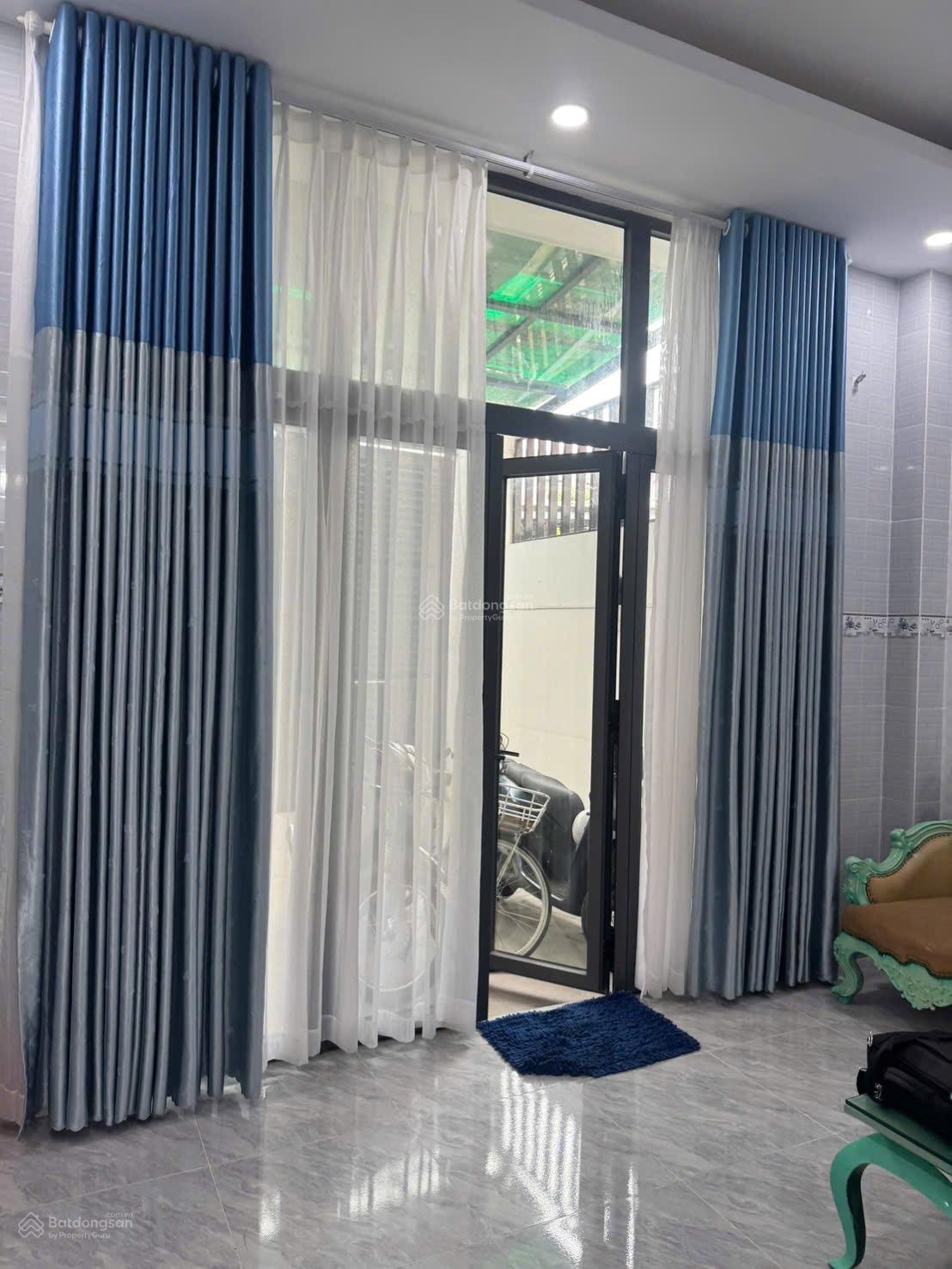 Giảm hẳn 3,5 Tỷ - Gấp bán CHDV 1 Trệt 2 Lầu - sẵn thu nhập 30triệu/th - Gần ĐH Ngân hàng - 130m2