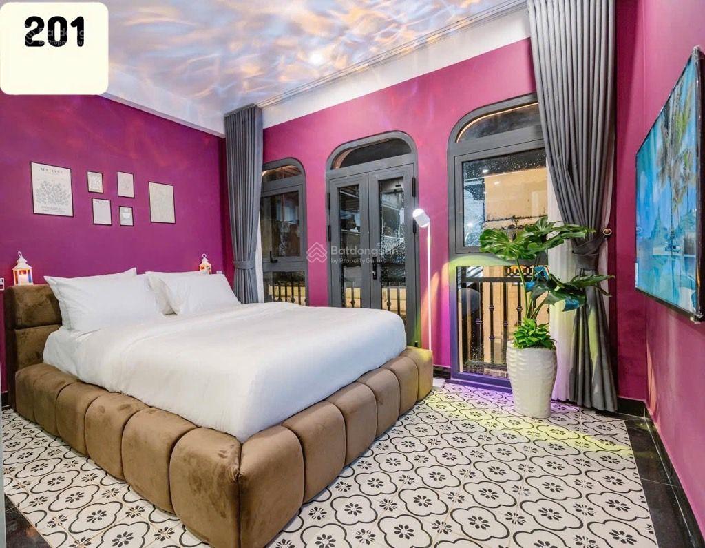 BÁN GẤP KHÁCH SẠN MỚI ĐẸP NGAY EMART PHAN VĂN TRỊ - THU 100tr/Th NGỘP CHỈ 15 TỶ TL