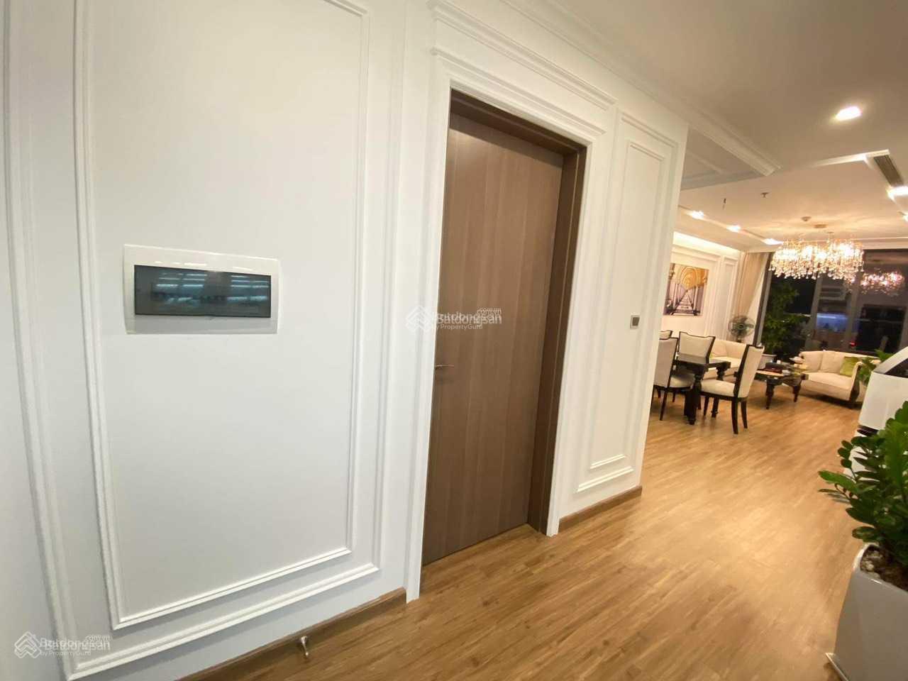 Bán căn 3 phòng ngủ giá 9,3 tỷ, full nội thất đẹp ở ngay, Discovery Complex, 0982 281 ***