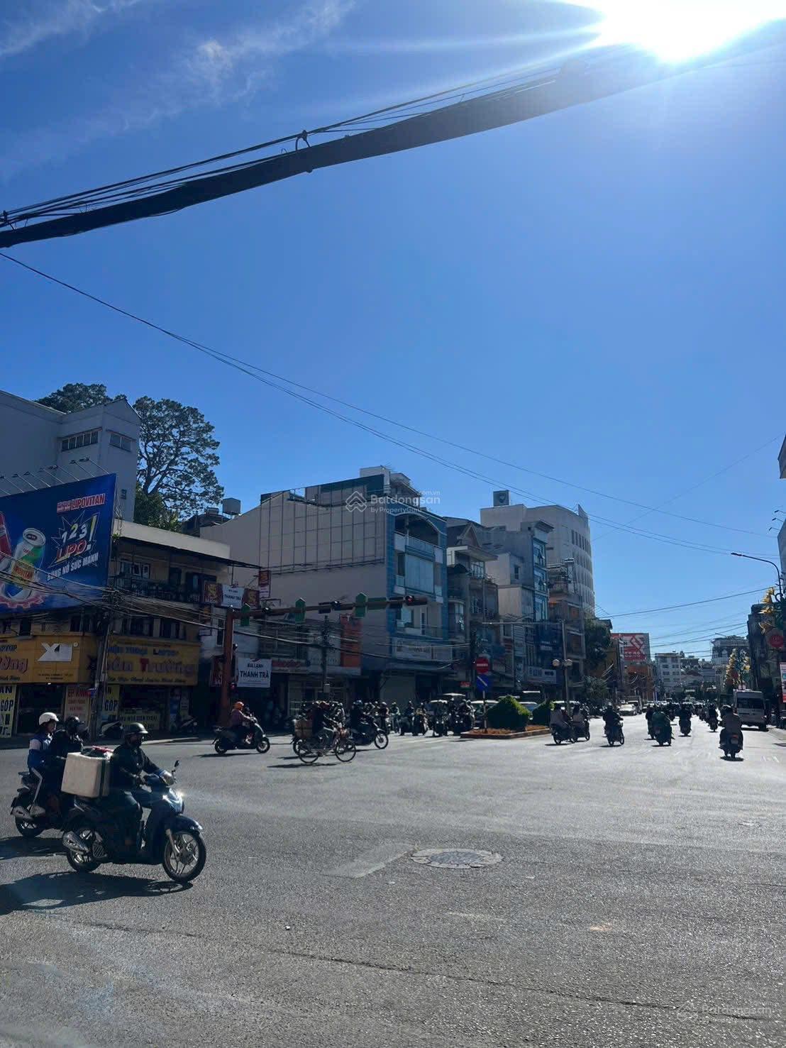 nhà lô góc 2 mặt tiền tại trung tâm phường 1 đà lạt nhà lô góc 2 mặt tiền tại trung tâm phường 1 đà lạt