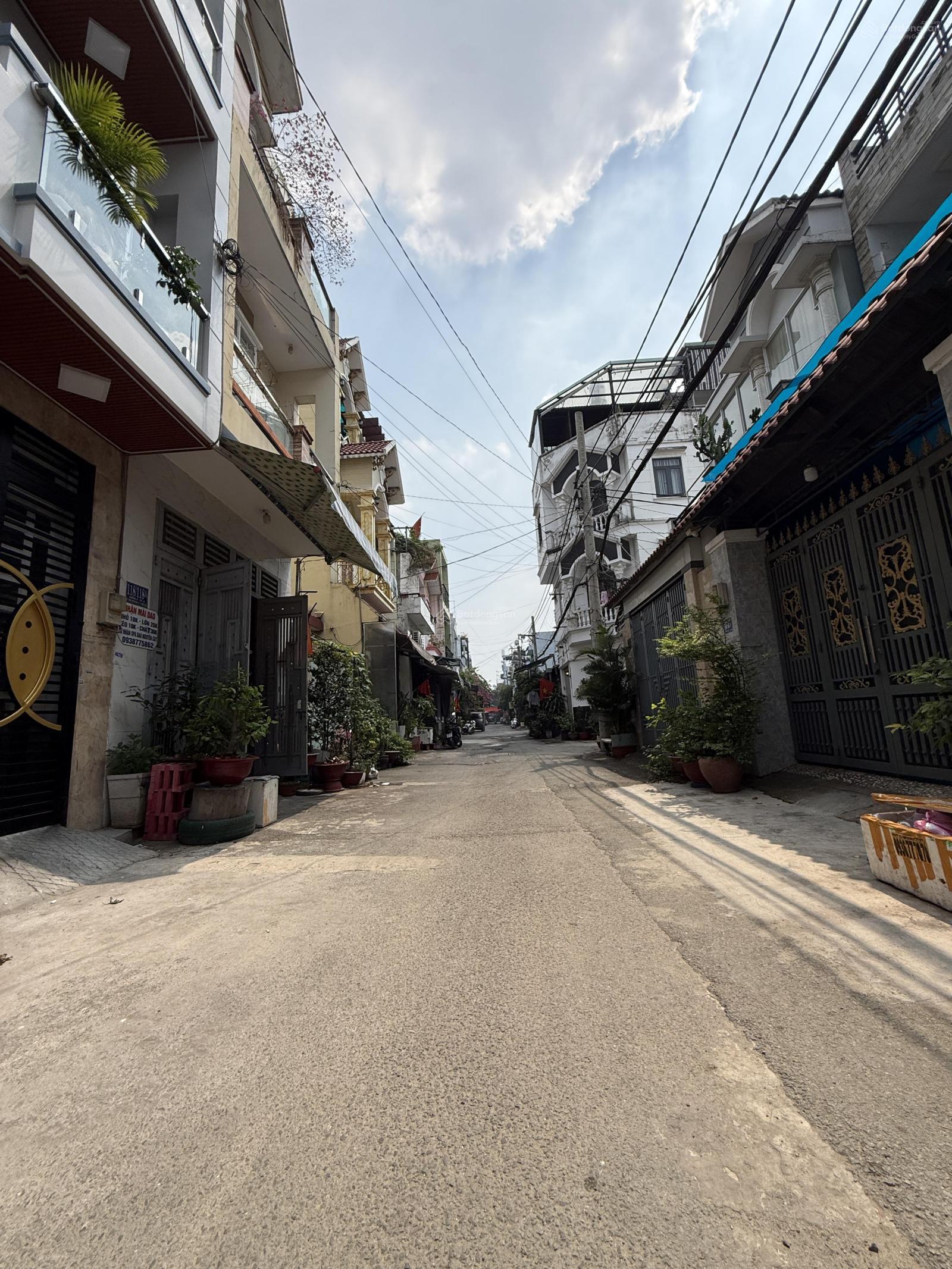 Hàng hiếm tại Đường Số 6, Bình Hưng Hòa B, dt ngang 5 dài 10, khu vực xây dựng được 5 tầng
hơn 3 tỷ