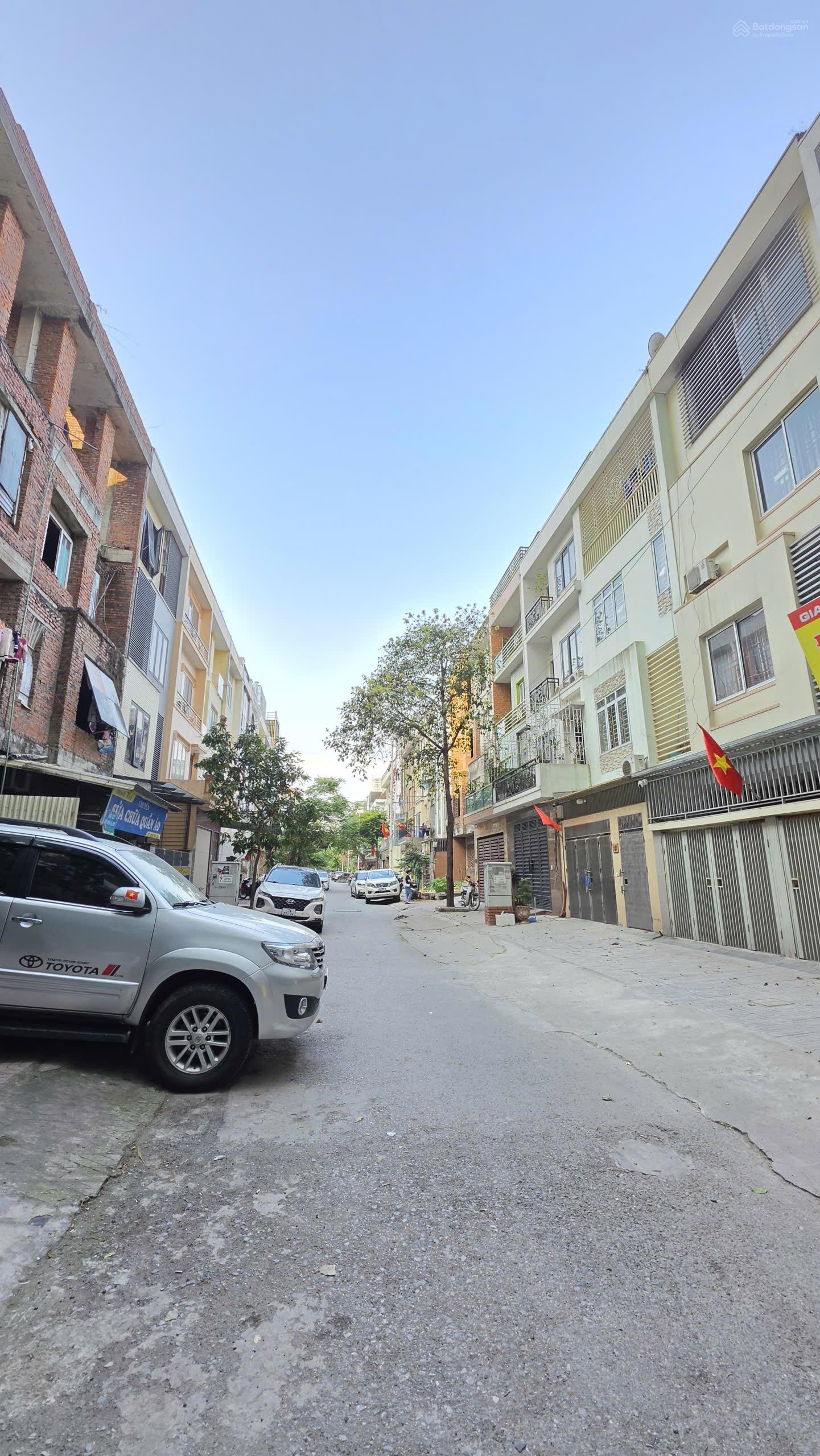 Bán Nhà LK rẻ vô địch KĐT Văn Khê, Hà Đông 83m2, 5 tầng hoàn thiện, mt5m, chỉ nhỉnh 18 tỷ Bán Nhà LK rẻ vô địch KĐT Văn Khê, Hà Đông 83m2, 5 tầng hoàn thiện, mt5m, chỉ nhỉnh 18 tỷ