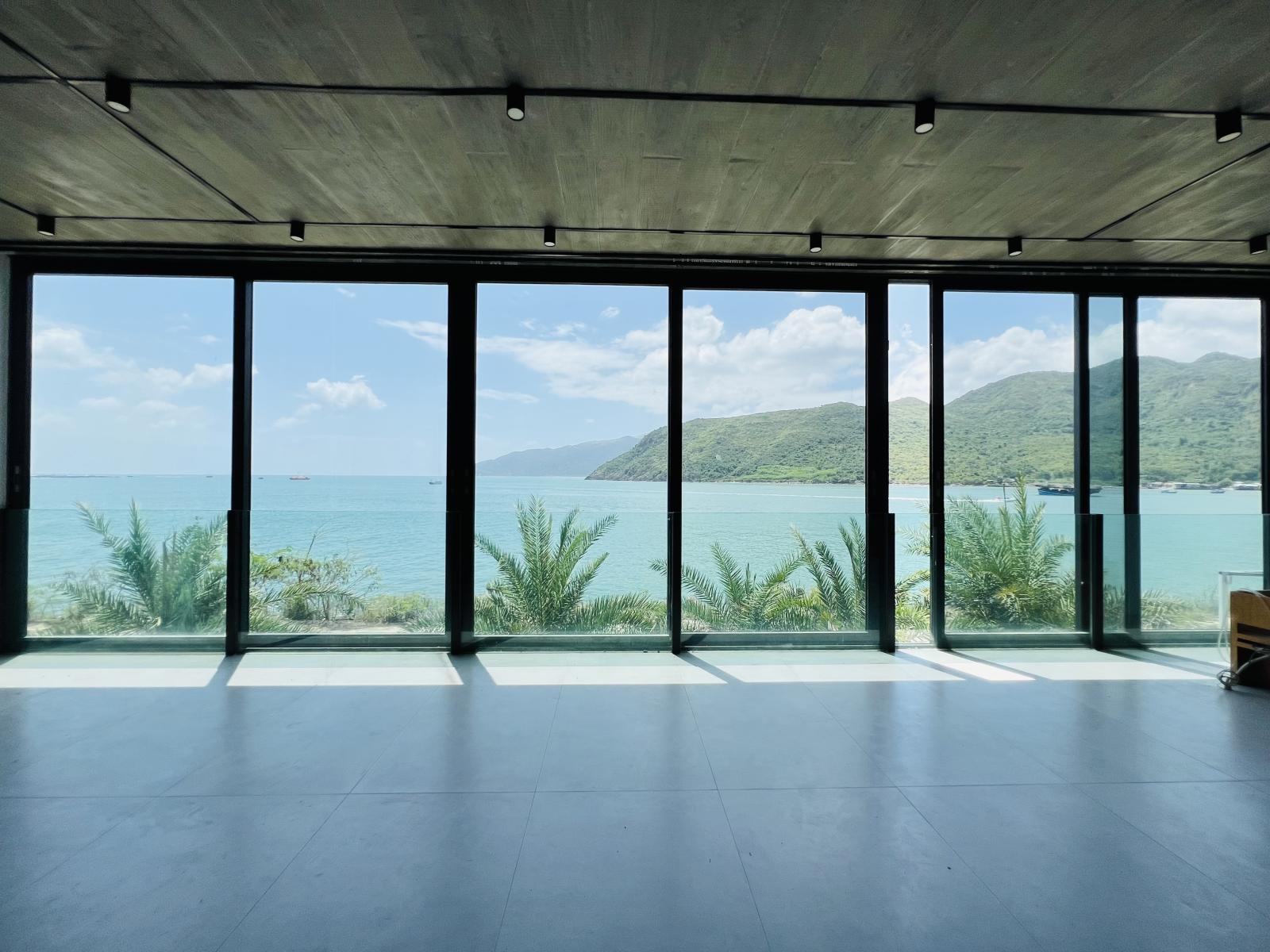 Bán Biệt Thự mới xây, Mặt Biển An Viên Nha Trang, View trọn Biển, 350m2, 4 tầng 3 PN, 2 PK, 250tr/m