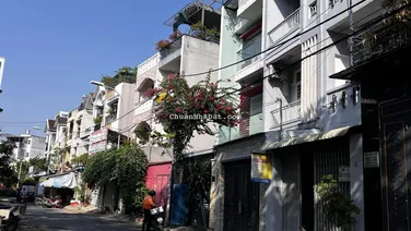 Bán lô đất đối diện công viên Giá 6,5tỷ