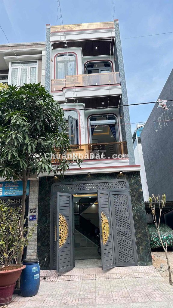 bán nhà trệt 2 lầu mới tinh đường nhựa 10 m thông gần trung tâm y tế