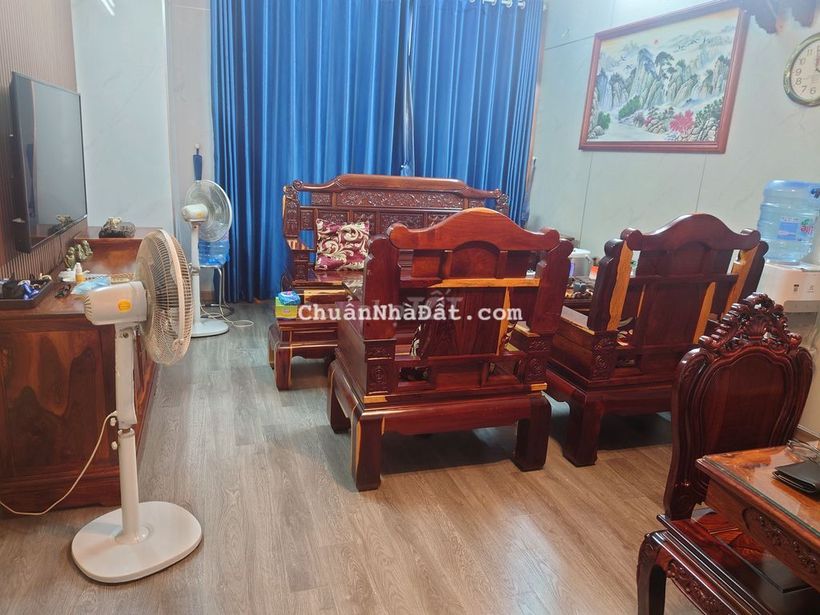 Bán căn góc Chung Cư Thuận Việt