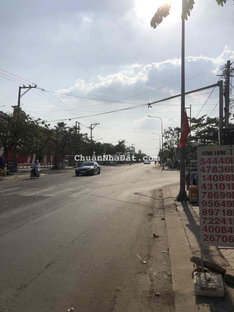 Cho Thuê mặt bằng/nhà mặt tiền đg Lạc Long Quân đối diện siêu thị Go